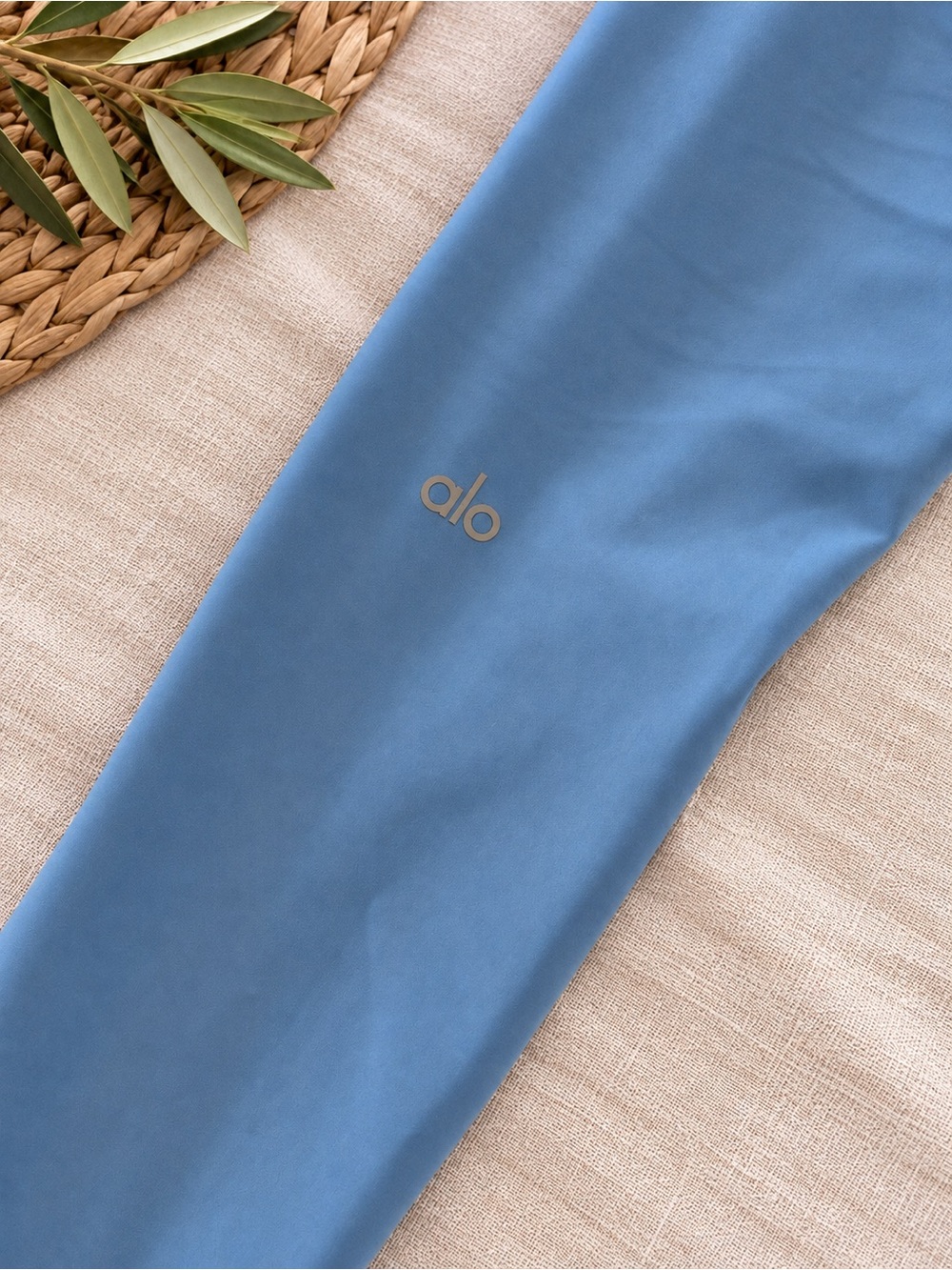 ALO Yoga Airlift High-Waist Leggings in Marina Blue - Picture 5 of 5
